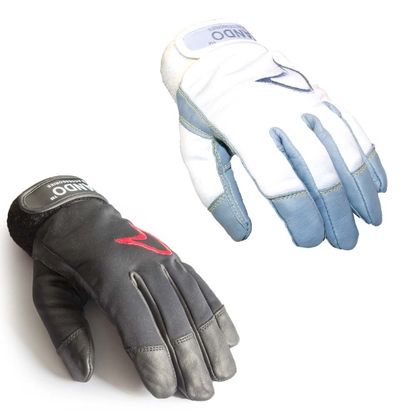 Skydiving gloves. Skydiving accessories AKANDO gloves, goggles, gearbags and accessories.